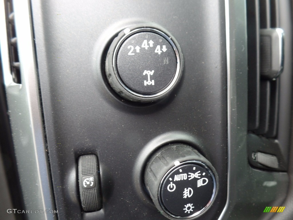 2017 Chevrolet Silverado 2500HD LT Crew Cab 4x4 Controls Photo #120897998