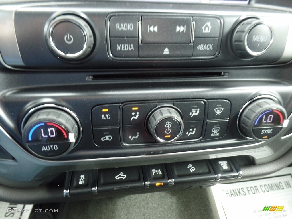 2017 Chevrolet Silverado 2500HD LT Crew Cab 4x4 Controls Photos