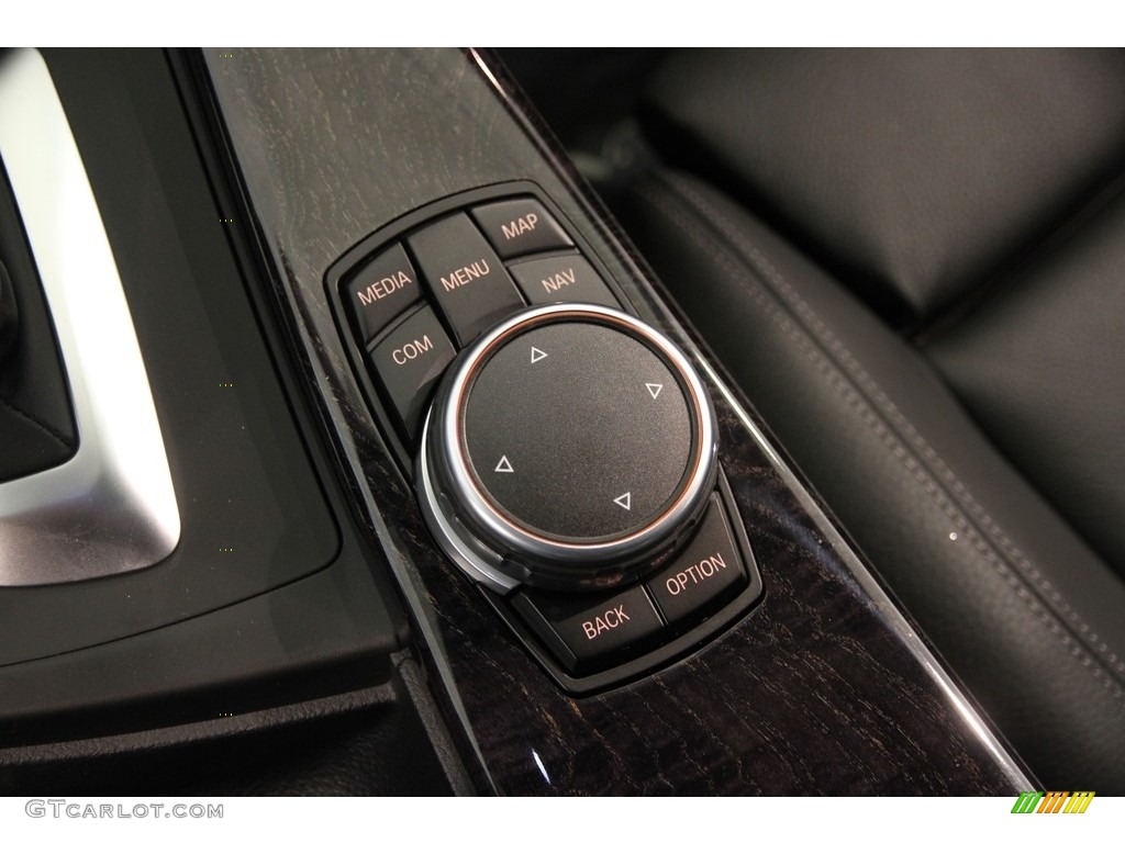 2017 BMW 3 Series 330i xDrive Sports Wagon Controls Photo #120903477
