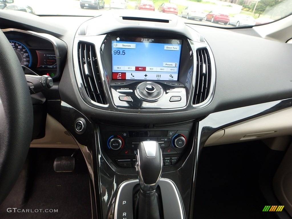 2017 Ford C-Max Hybrid Titanium Controls Photos