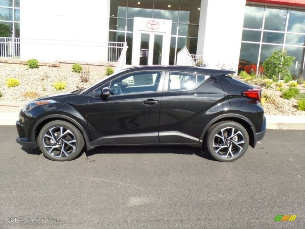 2018 C-HR XLE - Black Sand Pearl / Black photo #6