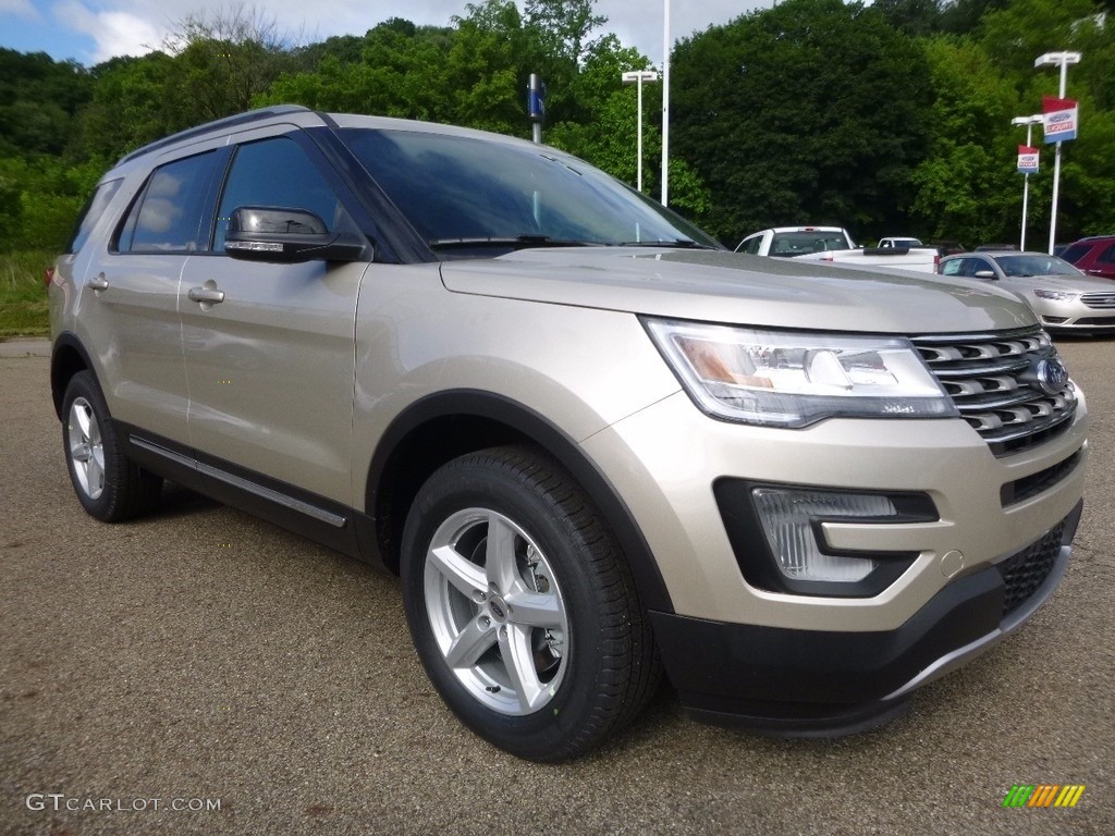2017 Explorer XLT 4WD - White Gold / Ebony Black photo #8
