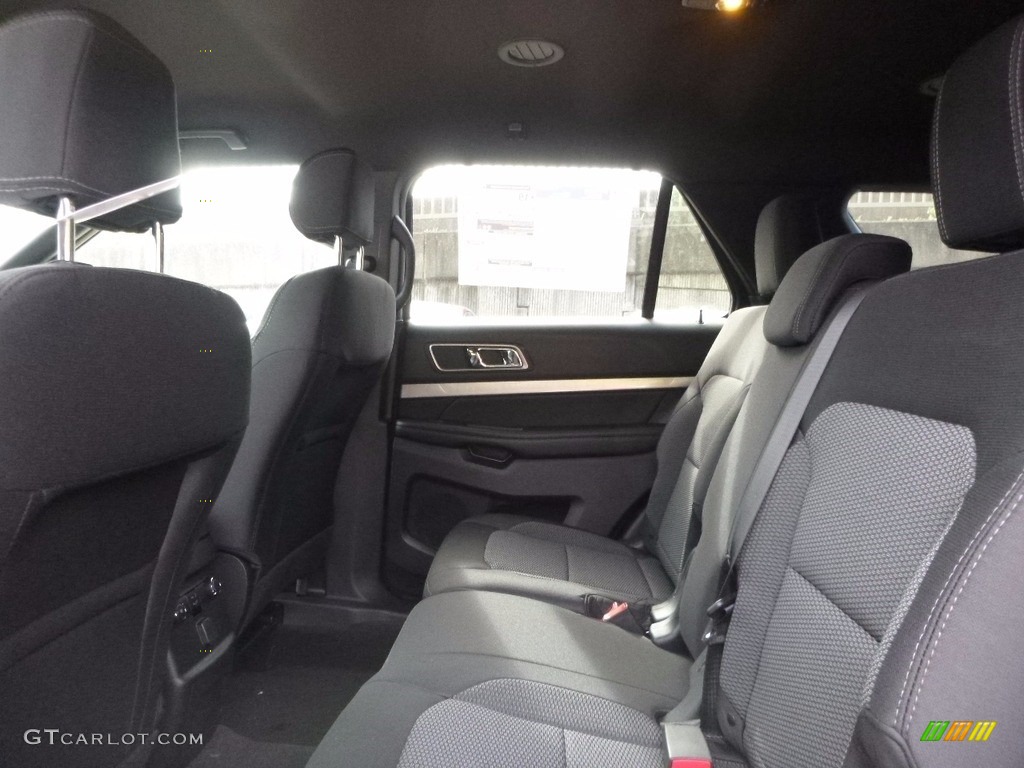 2017 Explorer XLT 4WD - White Gold / Ebony Black photo #11