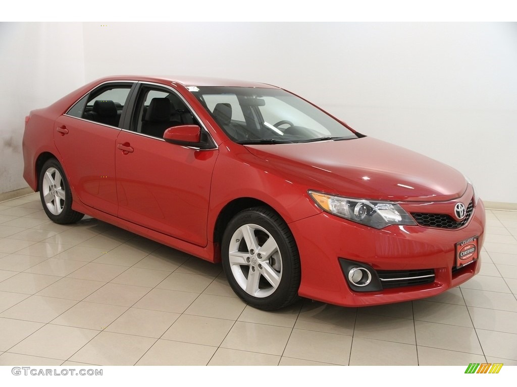 2014 Barcelona Red Metallic Toyota Camry SE 120916220 Photo 12
