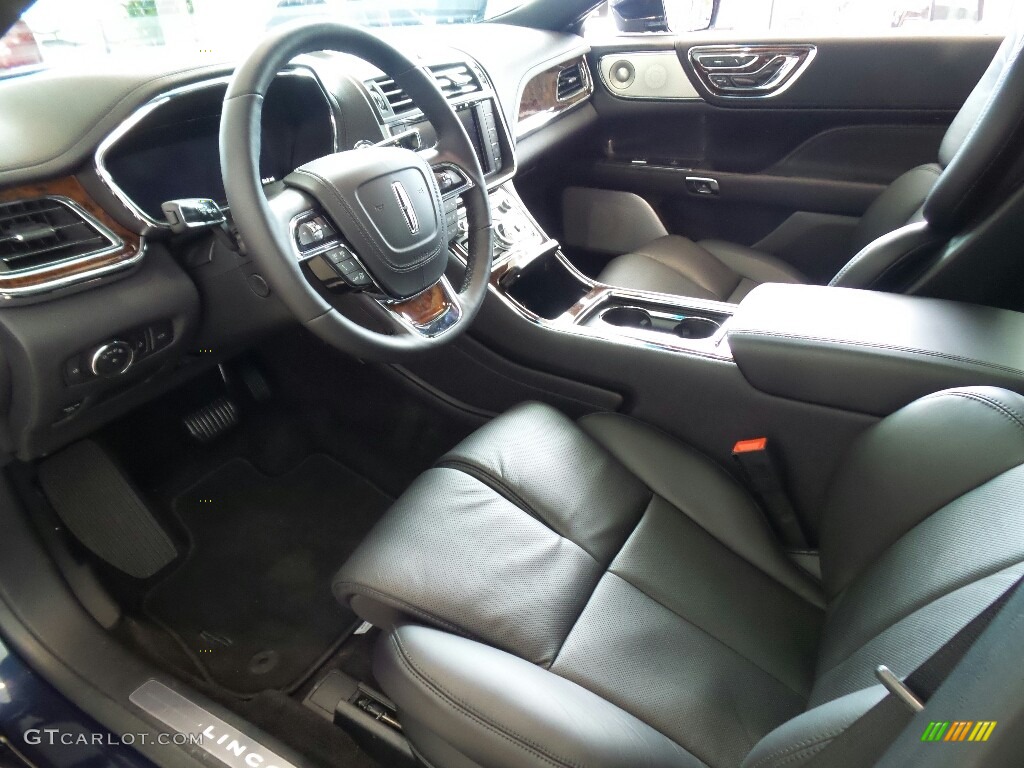 2017 Lincoln Continental Reserve AWD Front Seat Photo #120925330