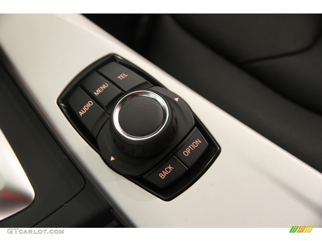 2014 BMW 3 Series 320i xDrive Sedan Controls Photo #120928105