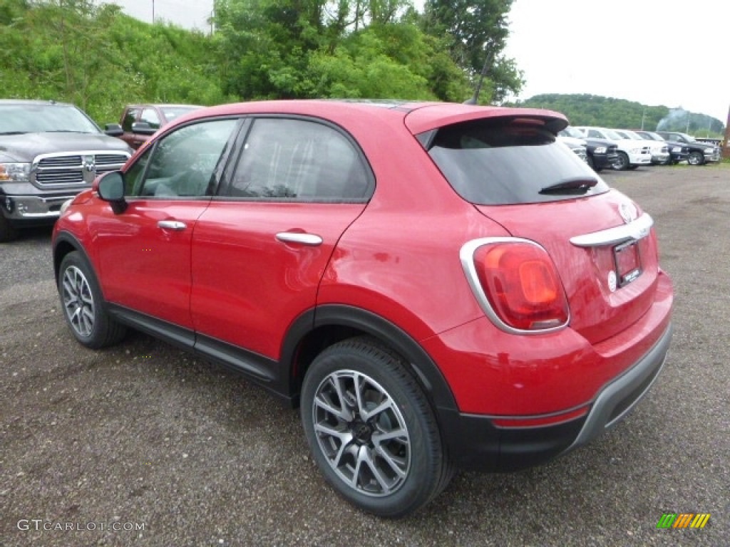 2017 500X Trekking AWD - Rosso Passione (Red) / Nero (Black) photo #3