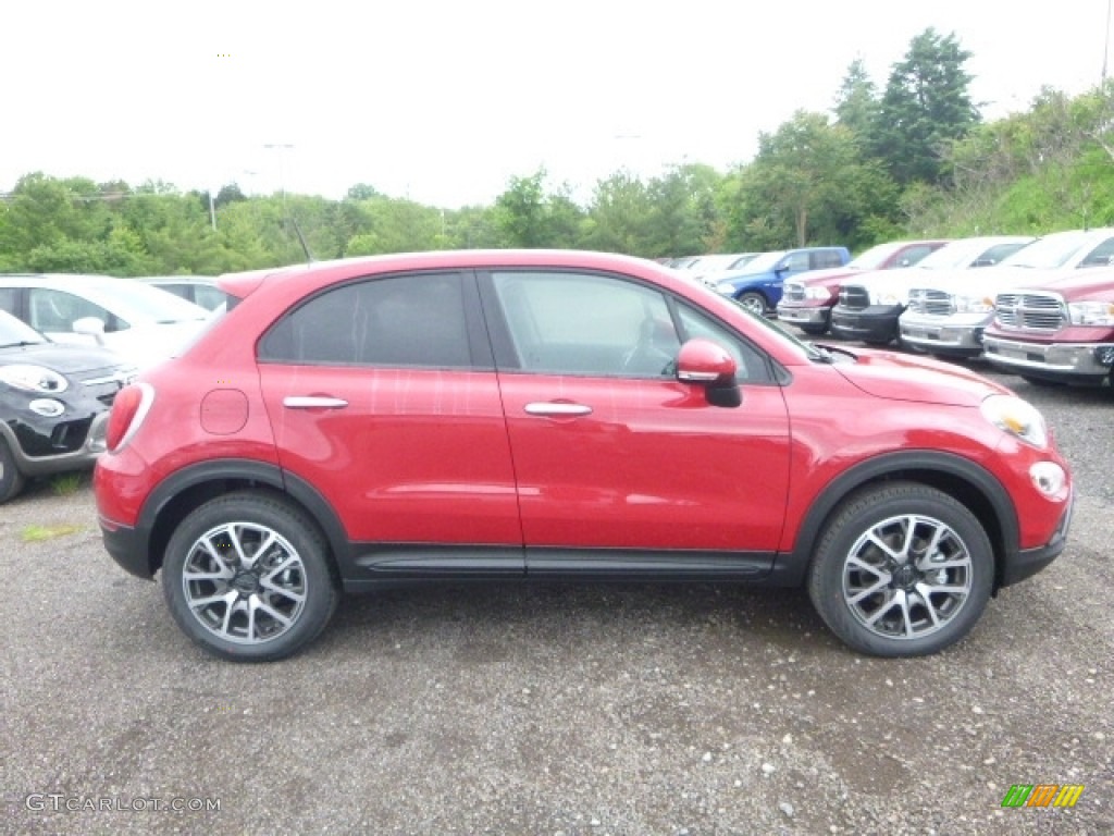2017 500X Trekking AWD - Rosso Passione (Red) / Nero (Black) photo #6