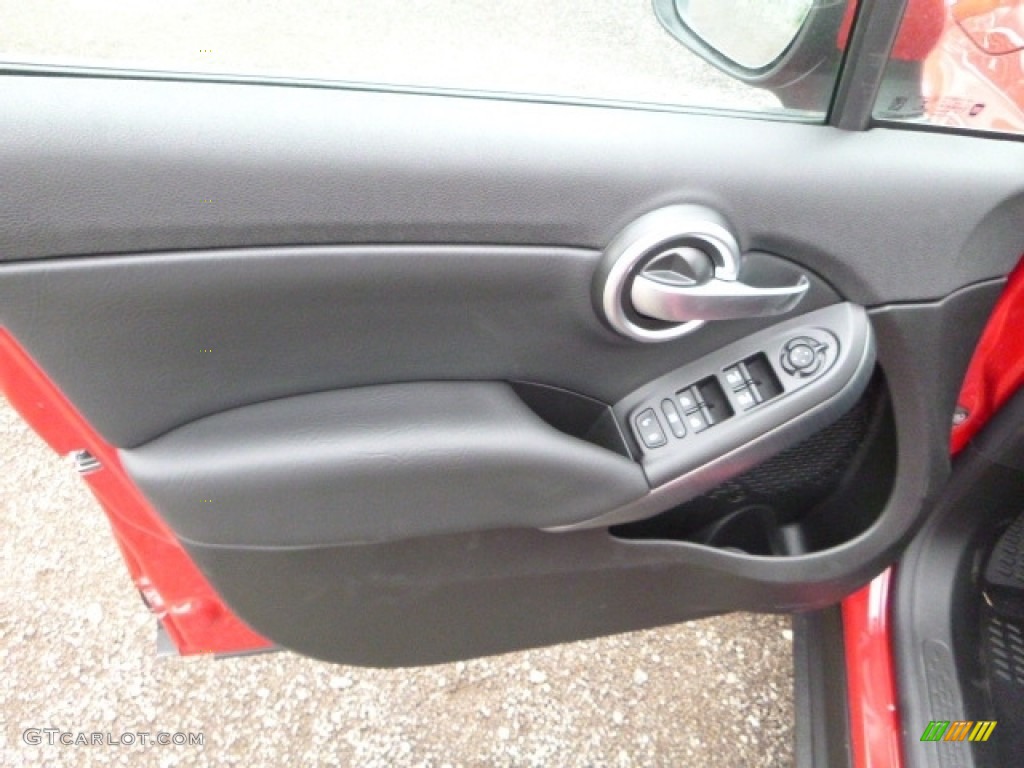 2017 500X Trekking AWD - Rosso Passione (Red) / Nero (Black) photo #13