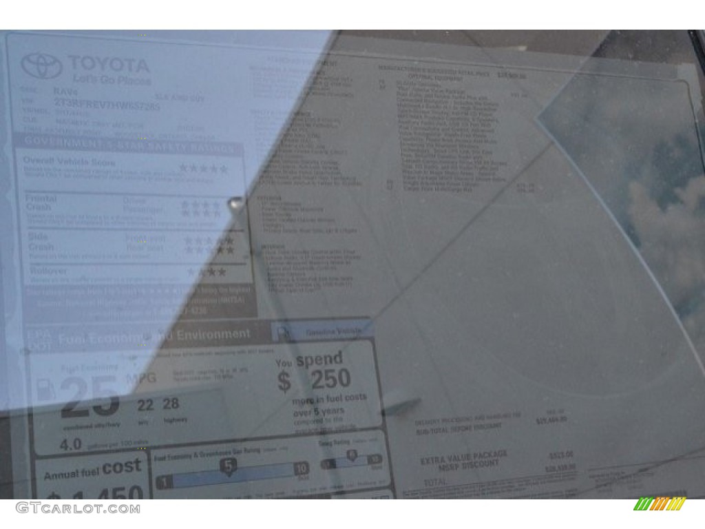 2017 RAV4 XLE - Magnetic Gray Metallic / Black photo #10