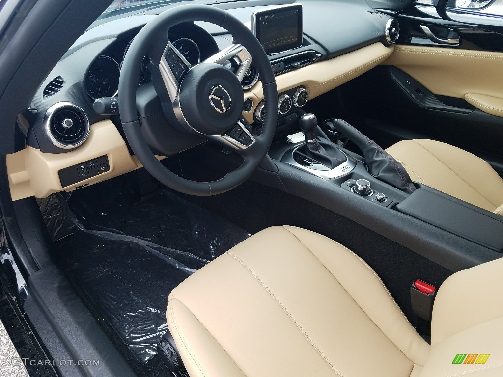 Tan Interior 2017 Mazda MX-5 Miata Grand Touring Photo #120939790