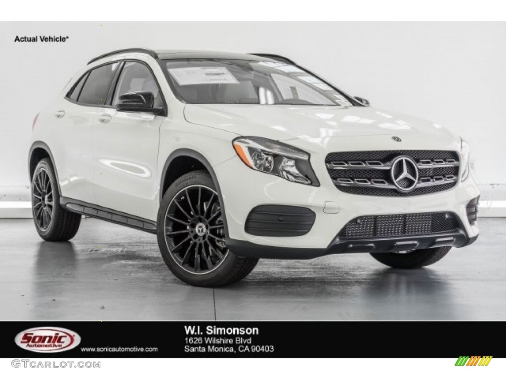 2018 GLA 250 - Cirrus White / Sahara Beige photo #1