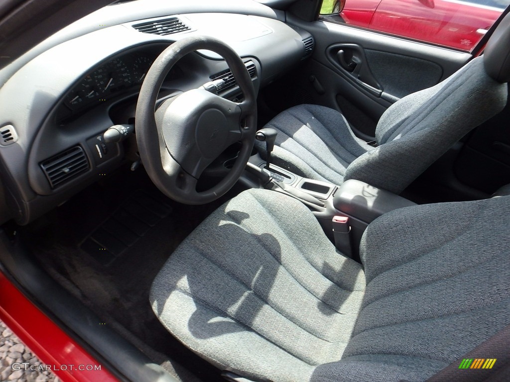 2004 Cavalier Sedan - Victory Red / Graphite photo #14