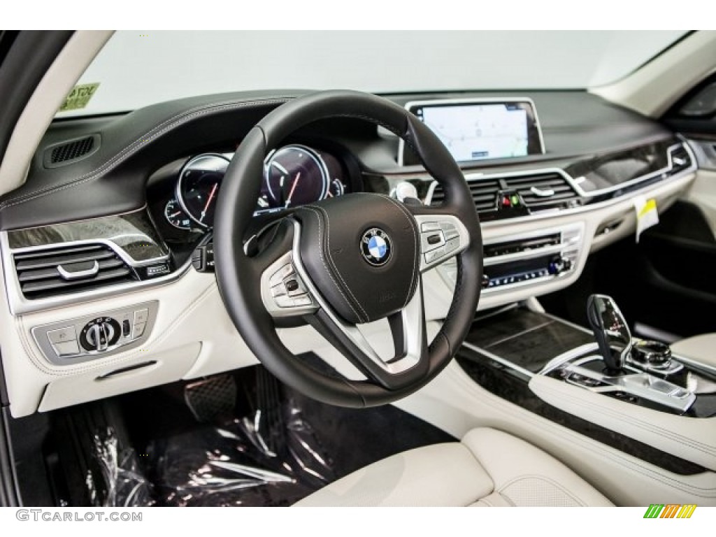 2018 BMW 7 Series 740i Sedan Ivory White/Black Dashboard Photo #120950871