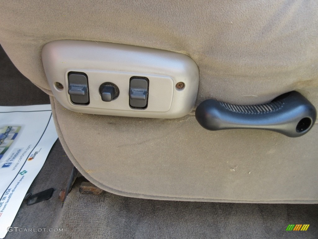 2005 Ram 2500 SLT Quad Cab 4x4 - Flame Red / Dark Slate Gray photo #30