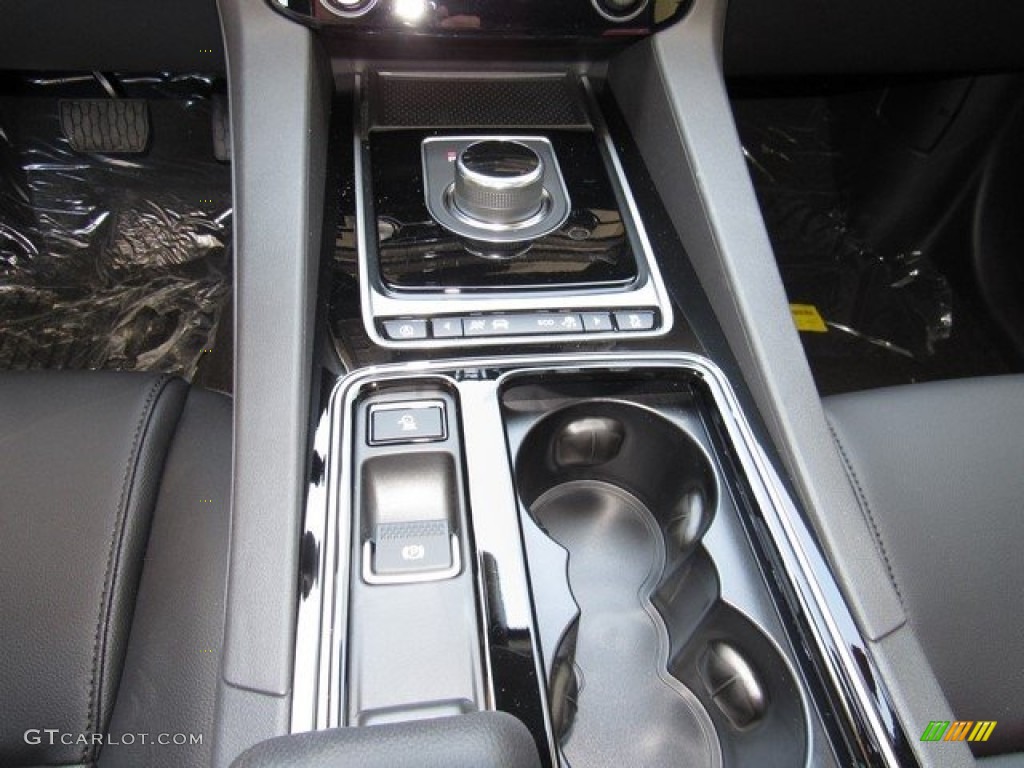 2018 Jaguar F-PACE 35t AWD Premium Controls Photo #120956742