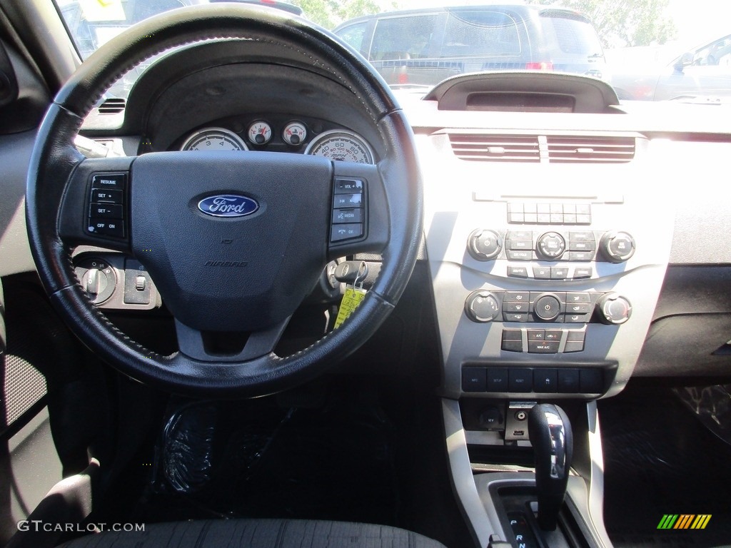 2011 Focus SE Sedan - Blue Flame Metallic / Charcoal Black photo #9