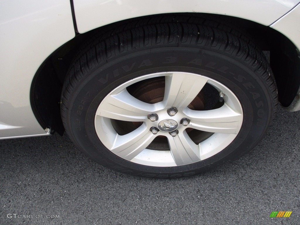 2011 Caliber Mainstreet - Bright Silver Metallic / Dark Slate Gray photo #3