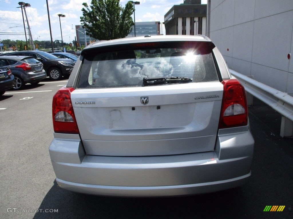 2011 Caliber Mainstreet - Bright Silver Metallic / Dark Slate Gray photo #5