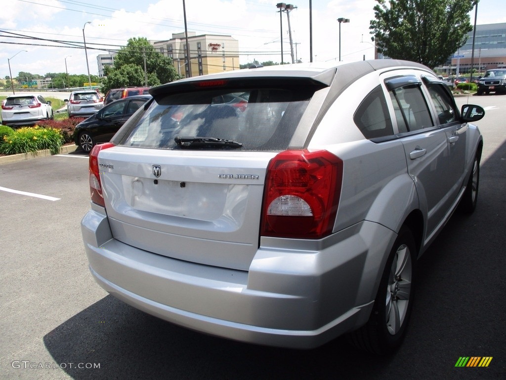 2011 Caliber Mainstreet - Bright Silver Metallic / Dark Slate Gray photo #6