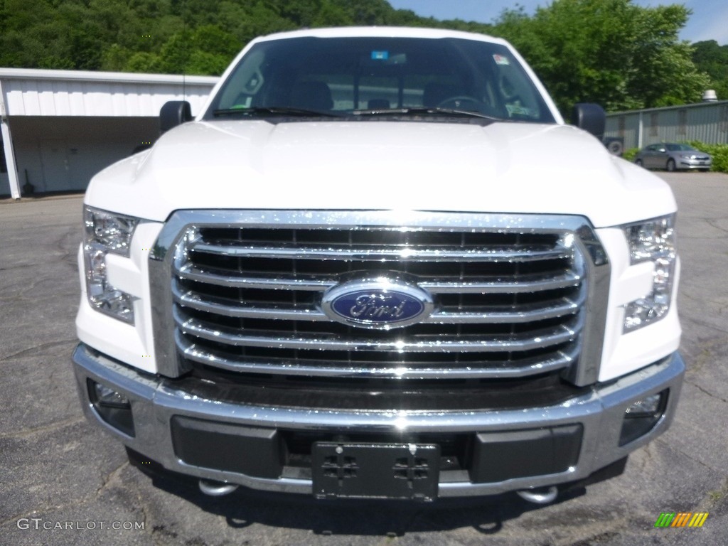 2017 F150 XLT SuperCab 4x4 - Oxford White / Earth Gray photo #7