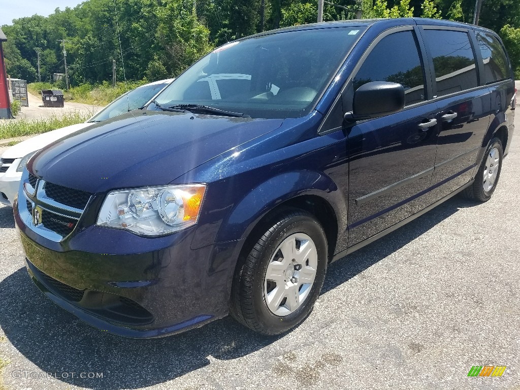 2013 Grand Caravan SE - True Blue Pearl / Black/Light Graystone photo #1