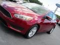 Ruby Red - Focus SE Hatch Photo No. 31