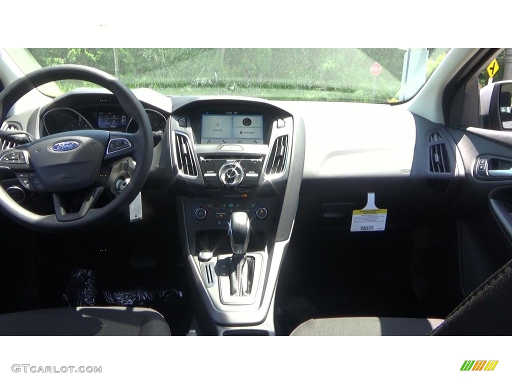 2017 Focus SEL Sedan - Ingot Silver / Charcoal Black photo #20