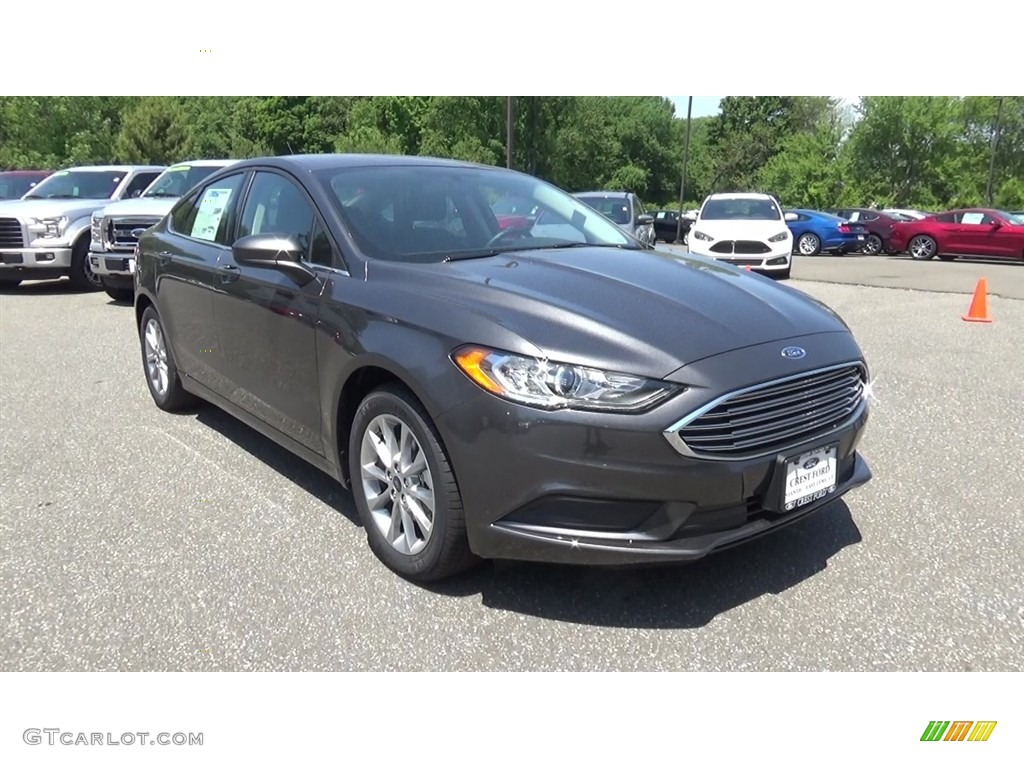 2017 Fusion SE - Magnetic / Ebony photo #1