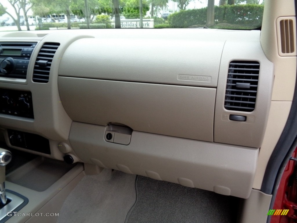 2008 Frontier SE Crew Cab 4x4 - Red Brawn / Beige photo #36