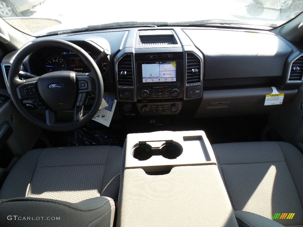 2017 F150 XLT SuperCrew 4x4 - Oxford White / Earth Gray photo #5