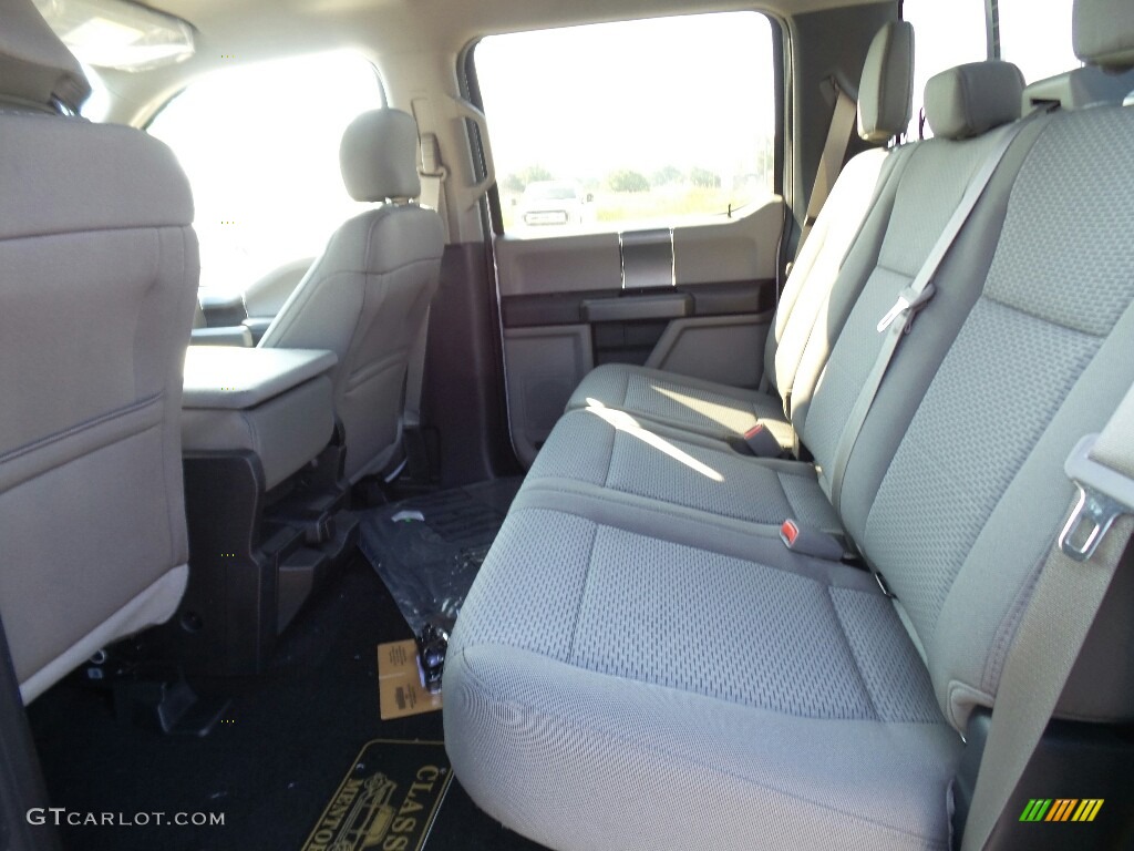2017 F150 XLT SuperCrew 4x4 - Oxford White / Earth Gray photo #7