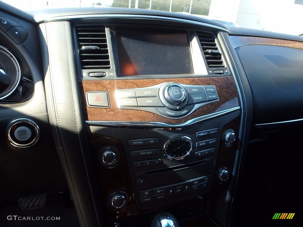 2017 Infiniti QX80 AWD Controls Photo #120996603