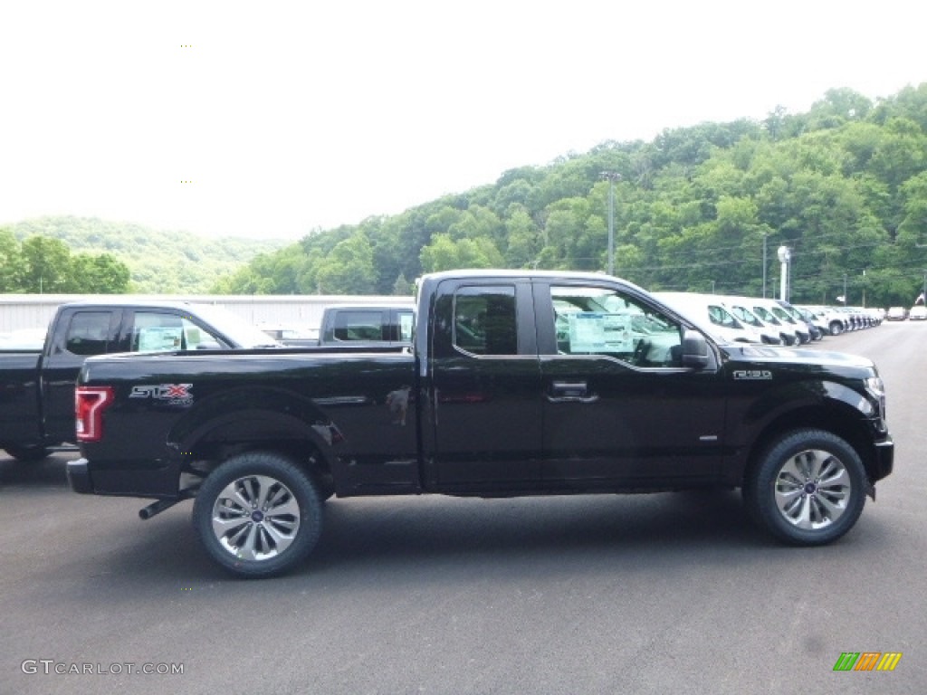 2017 F150 XL SuperCab 4x4 - Shadow Black / Earth Gray photo #1