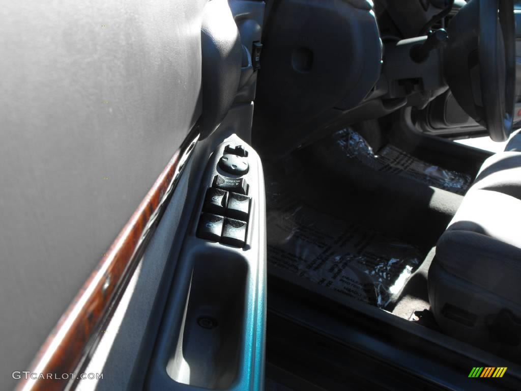 2005 Impala  - Medium Gray Metallic / Medium Gray photo #9