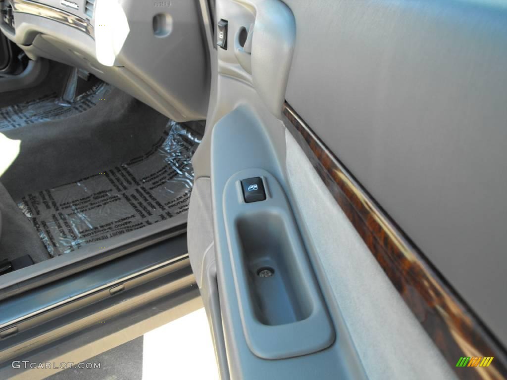 2005 Impala  - Medium Gray Metallic / Medium Gray photo #12