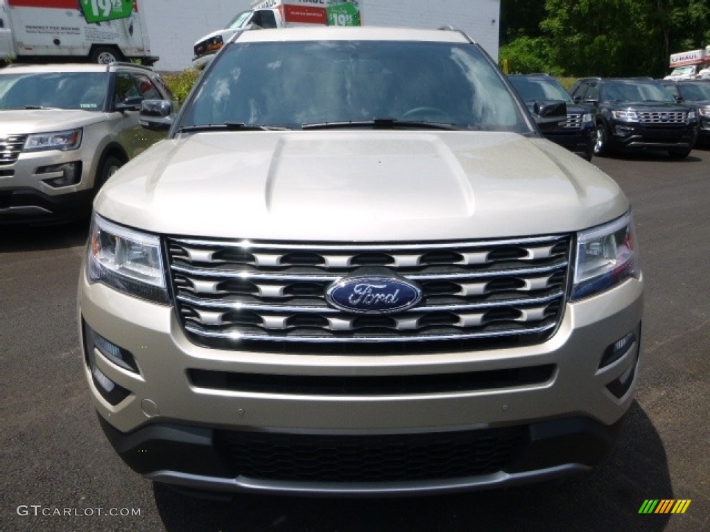 2017 Explorer XLT 4WD - White Gold / Ebony Black photo #4