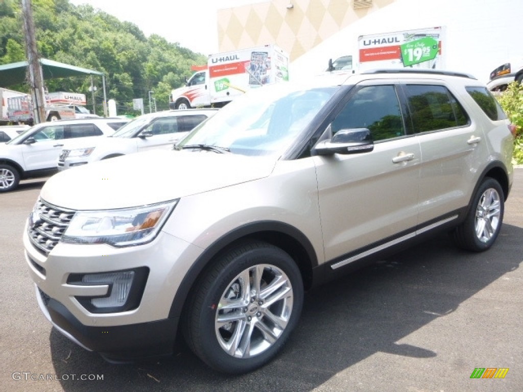 2017 Explorer XLT 4WD - White Gold / Ebony Black photo #5