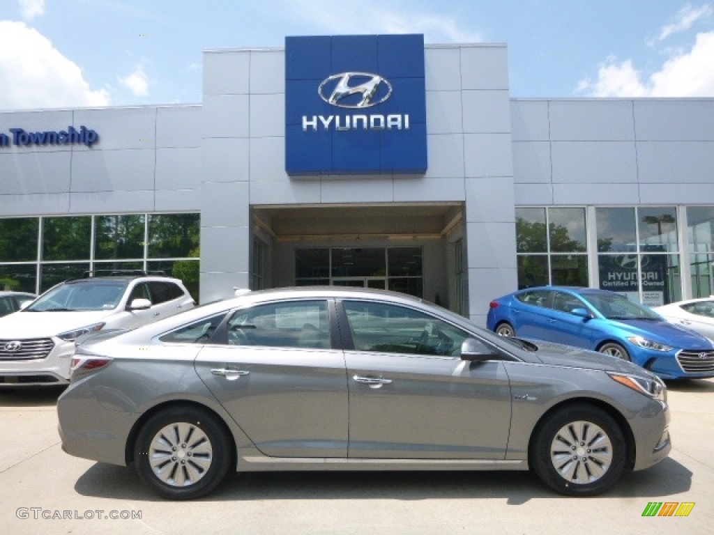 2017 Sonata SE Hybrid - Pewter Gray Metallic / Gray photo #1