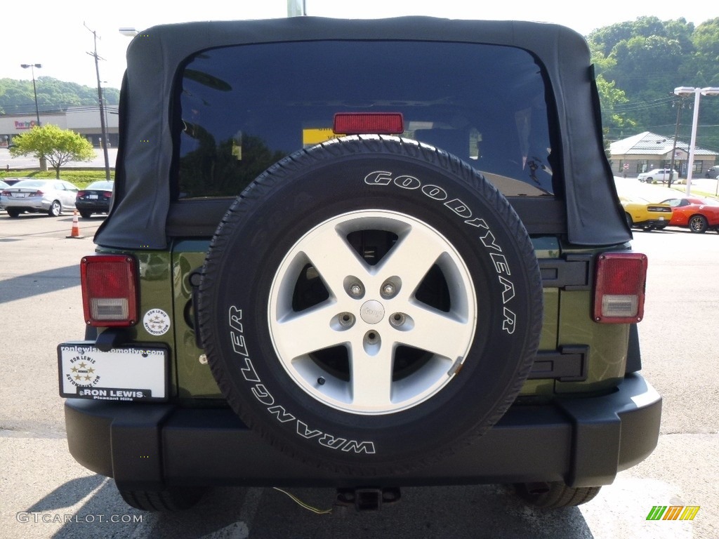 2009 Wrangler X 4x4 - Jeep Green Metallic / Dark Slate Gray/Medium Slate Gray photo #4
