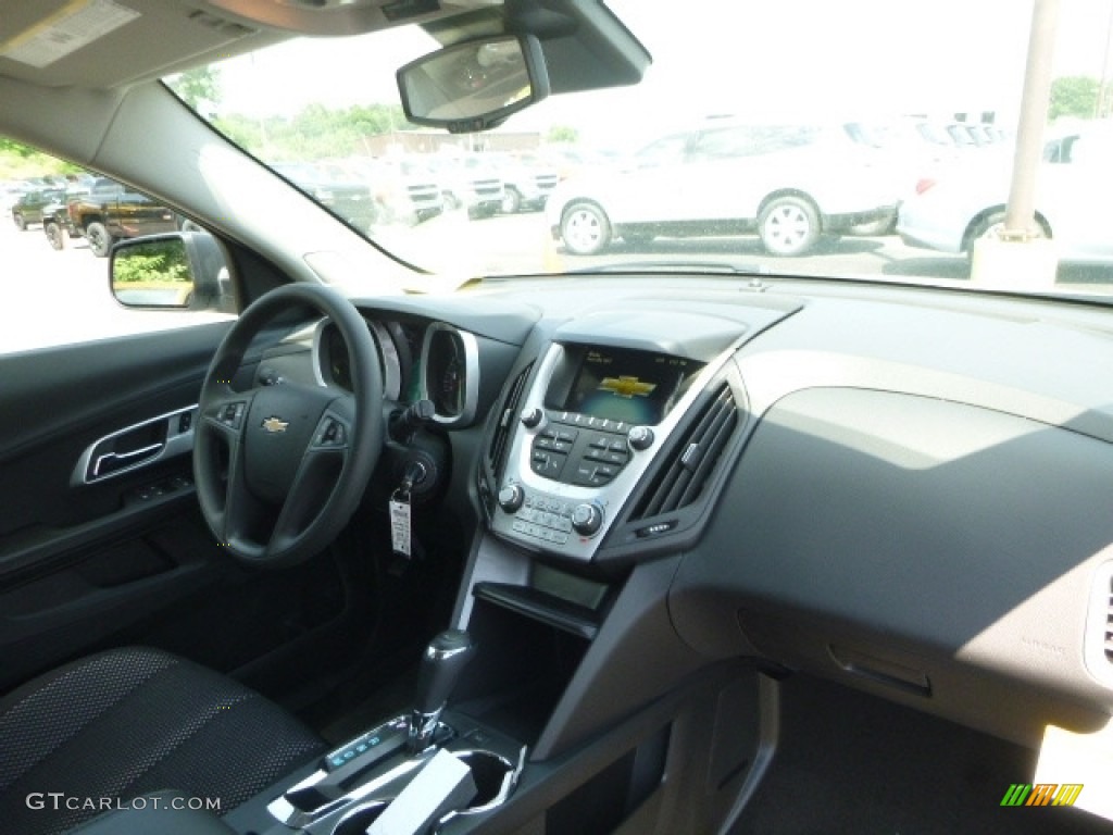 2017 Equinox LS - Summit White / Jet Black photo #11