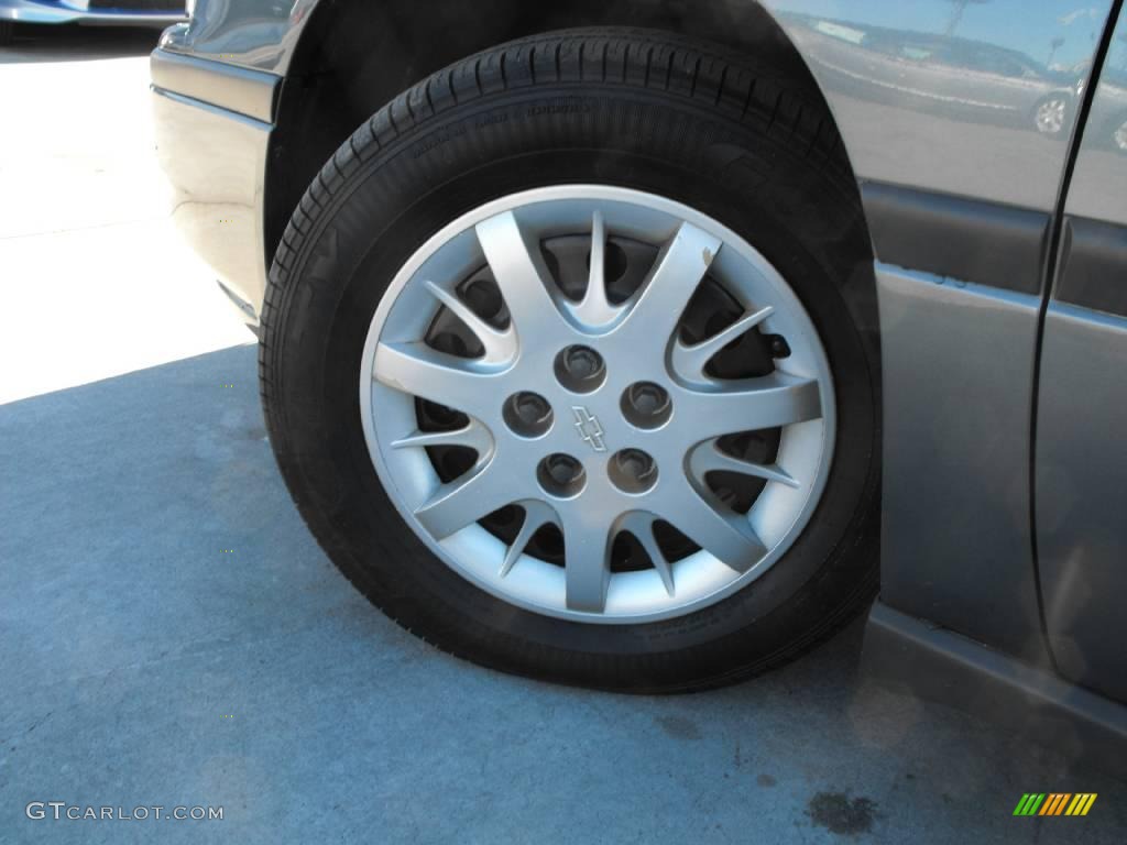 2005 Impala  - Medium Gray Metallic / Medium Gray photo #32