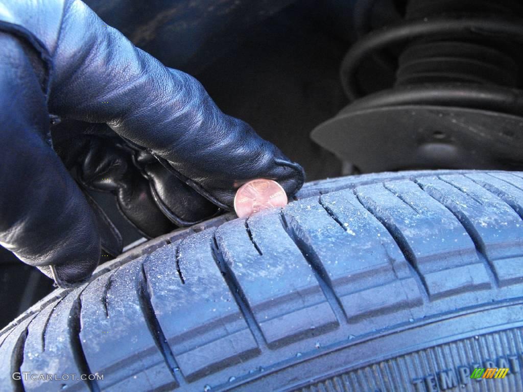 2005 Impala  - Medium Gray Metallic / Medium Gray photo #33