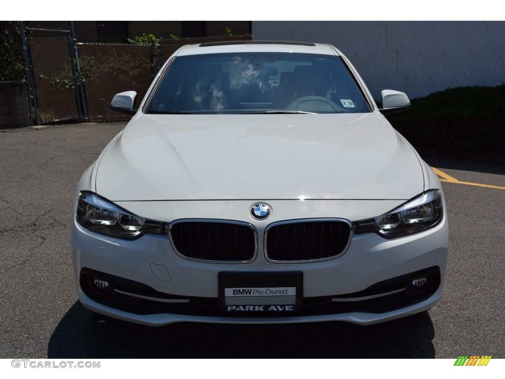 2017 3 Series 330i xDrive Sedan - Alpine White / Black photo #7