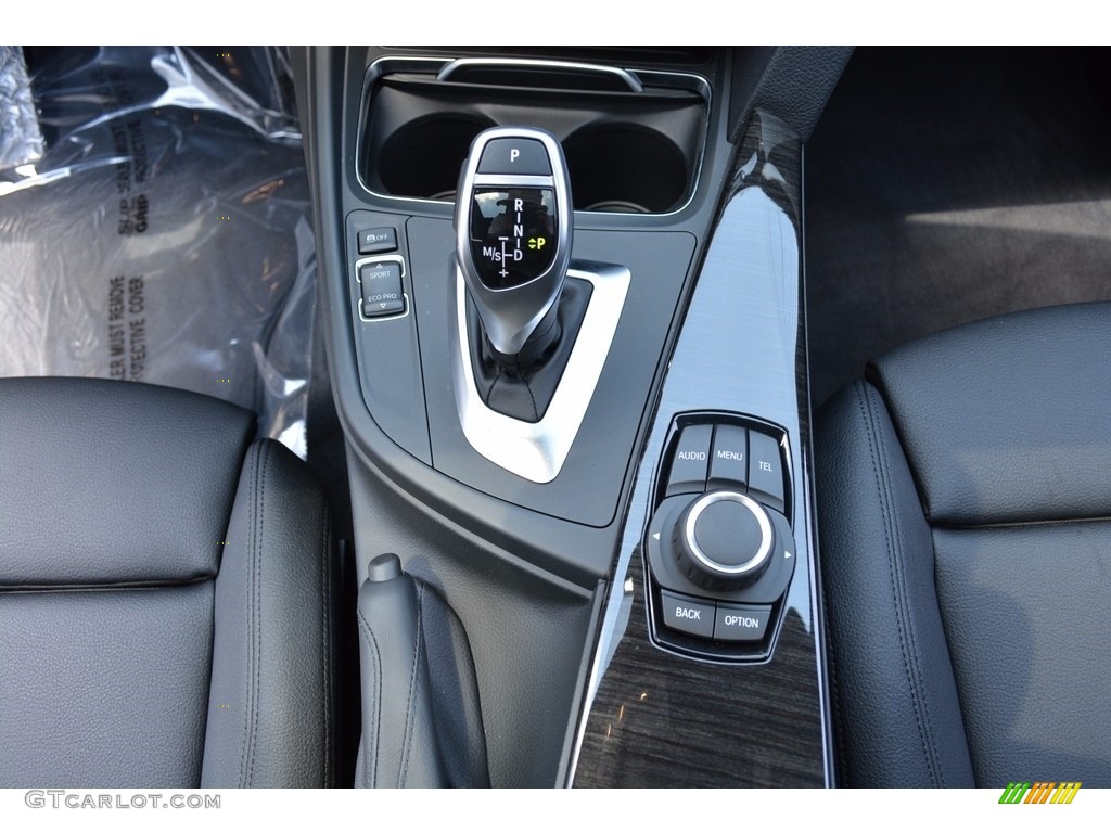 2017 3 Series 330i xDrive Sedan - Alpine White / Black photo #17