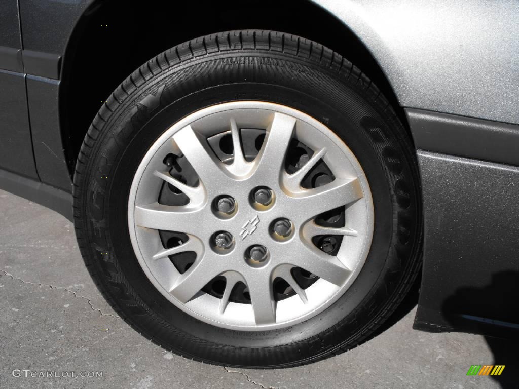 2005 Impala  - Medium Gray Metallic / Medium Gray photo #35