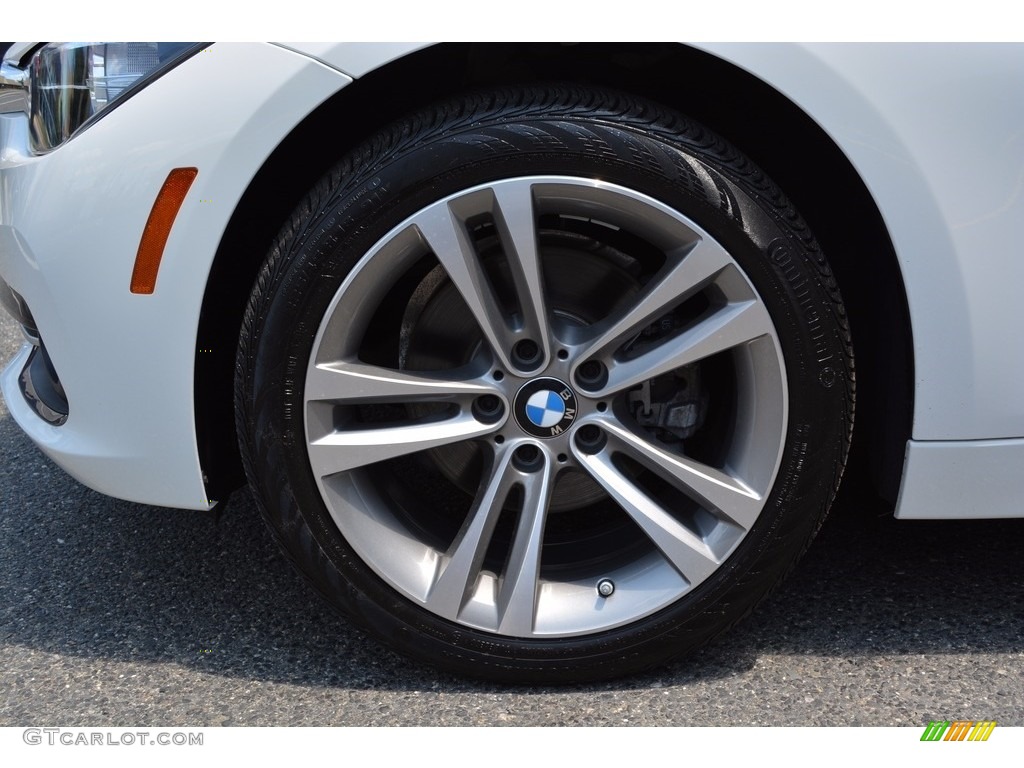 2017 3 Series 330i xDrive Sedan - Alpine White / Black photo #32