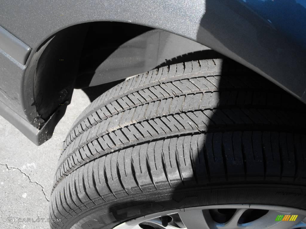 2005 Impala  - Medium Gray Metallic / Medium Gray photo #36