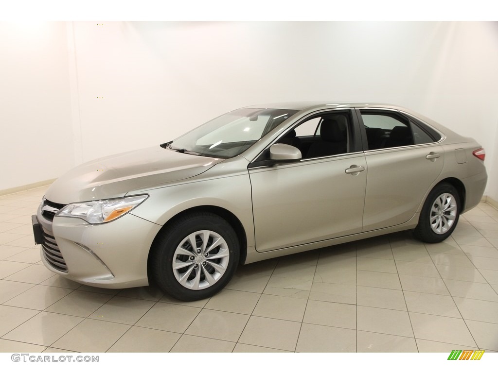 2015 Camry LE - Creme Brulee Mica / Black photo #3