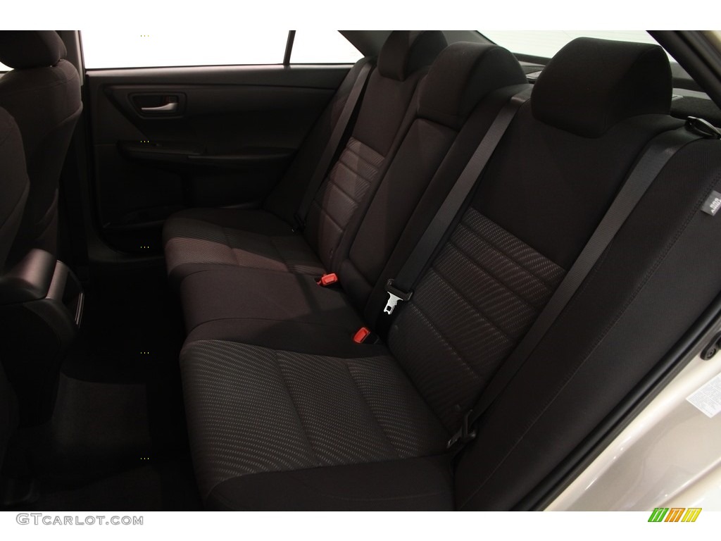 2015 Camry LE - Creme Brulee Mica / Black photo #16